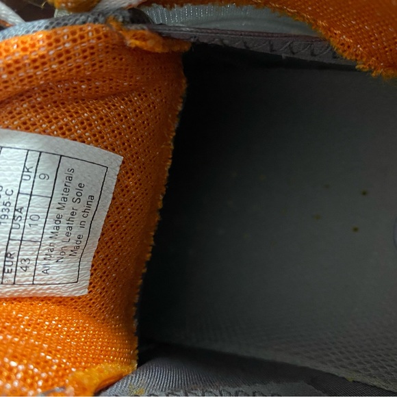 La Sportiva hiking running shoe like new condition - Picture 2 of 2